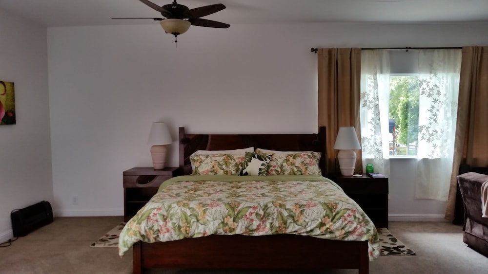 Volcano Acres Ranch Bed and Breakfast 13/75