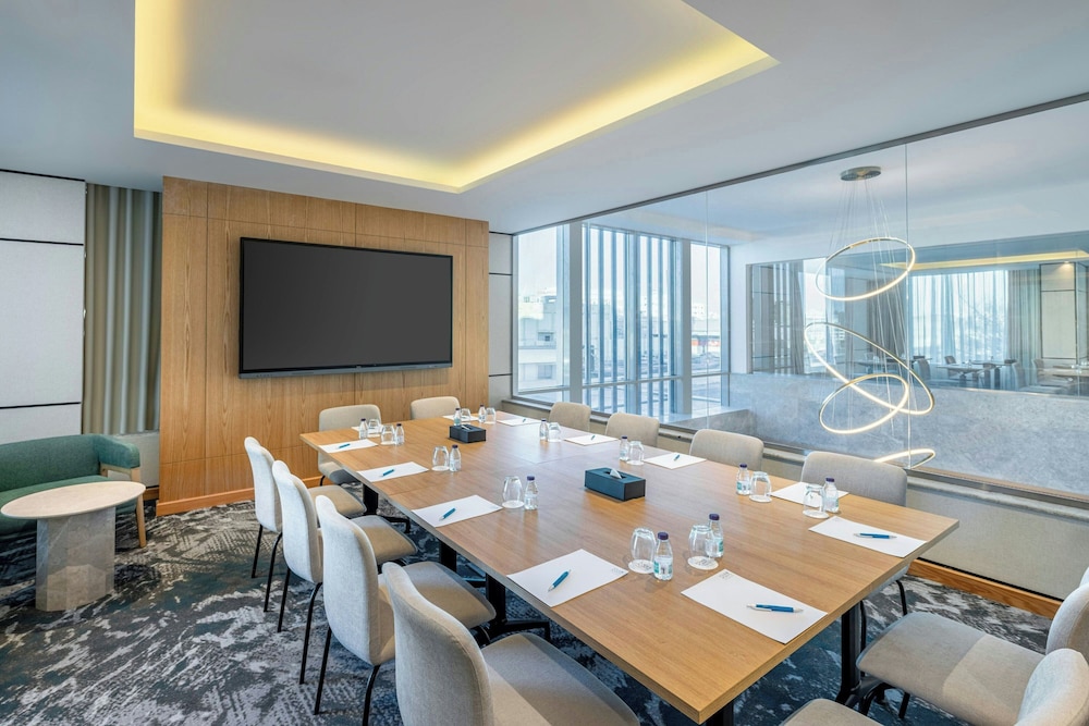 فندق فور بوينتس باي شيراتون جدة طريق الملك فهد(Four Points by Sheraton Jeddah King Fahd Road) 45/50