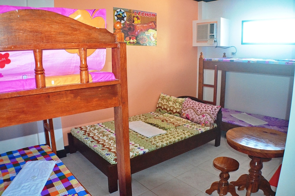 Mayon Backpackers Hostel 27/35