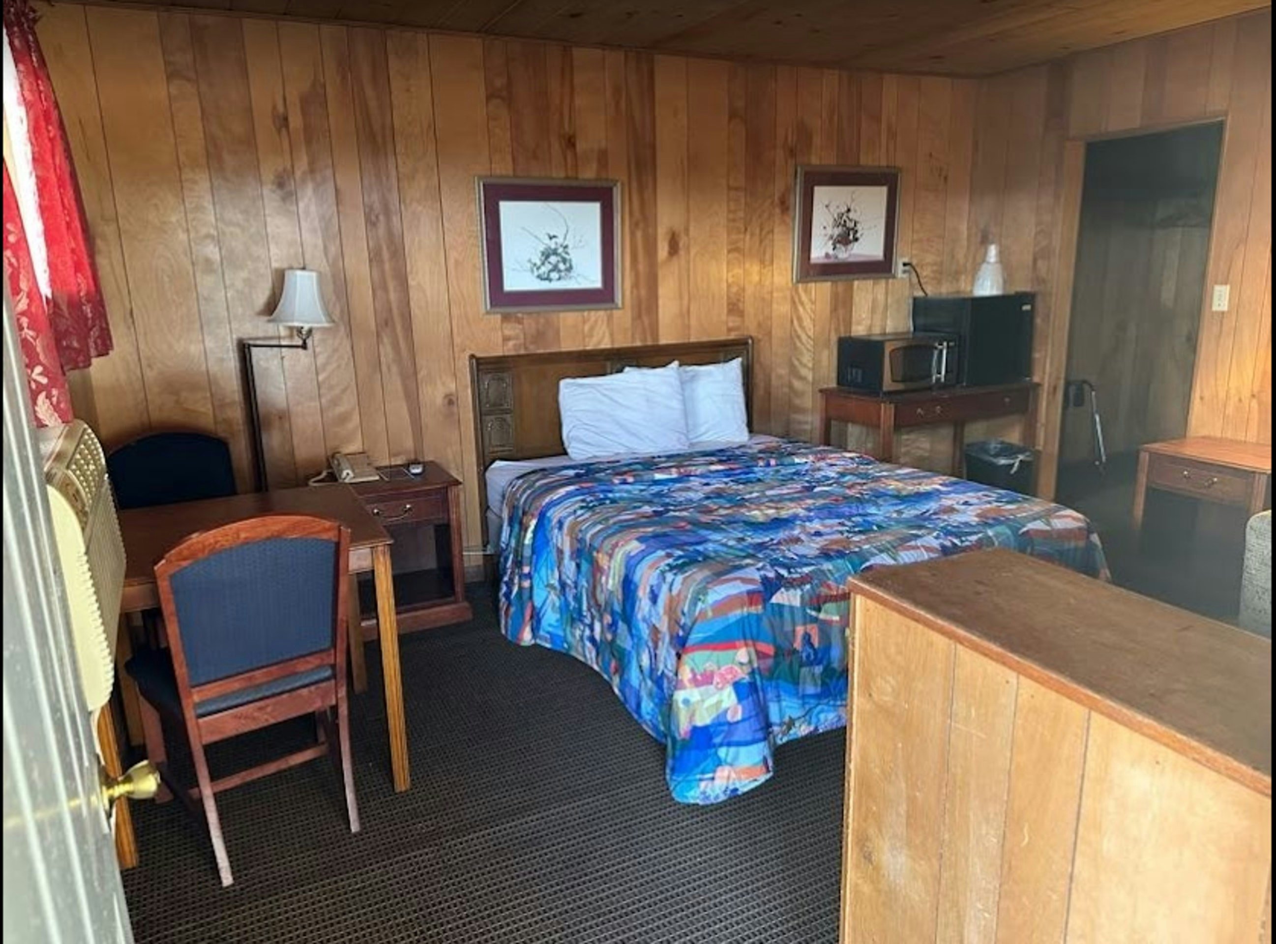 Love Hotels Western Holiday at Harlan Lake NE 40/51