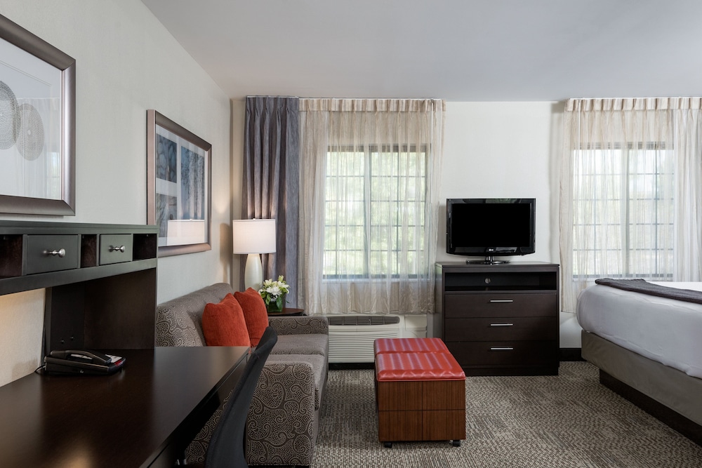 STAYBRIDGE SUITES CHANTILLY - DULLES AIRPORT 37/73