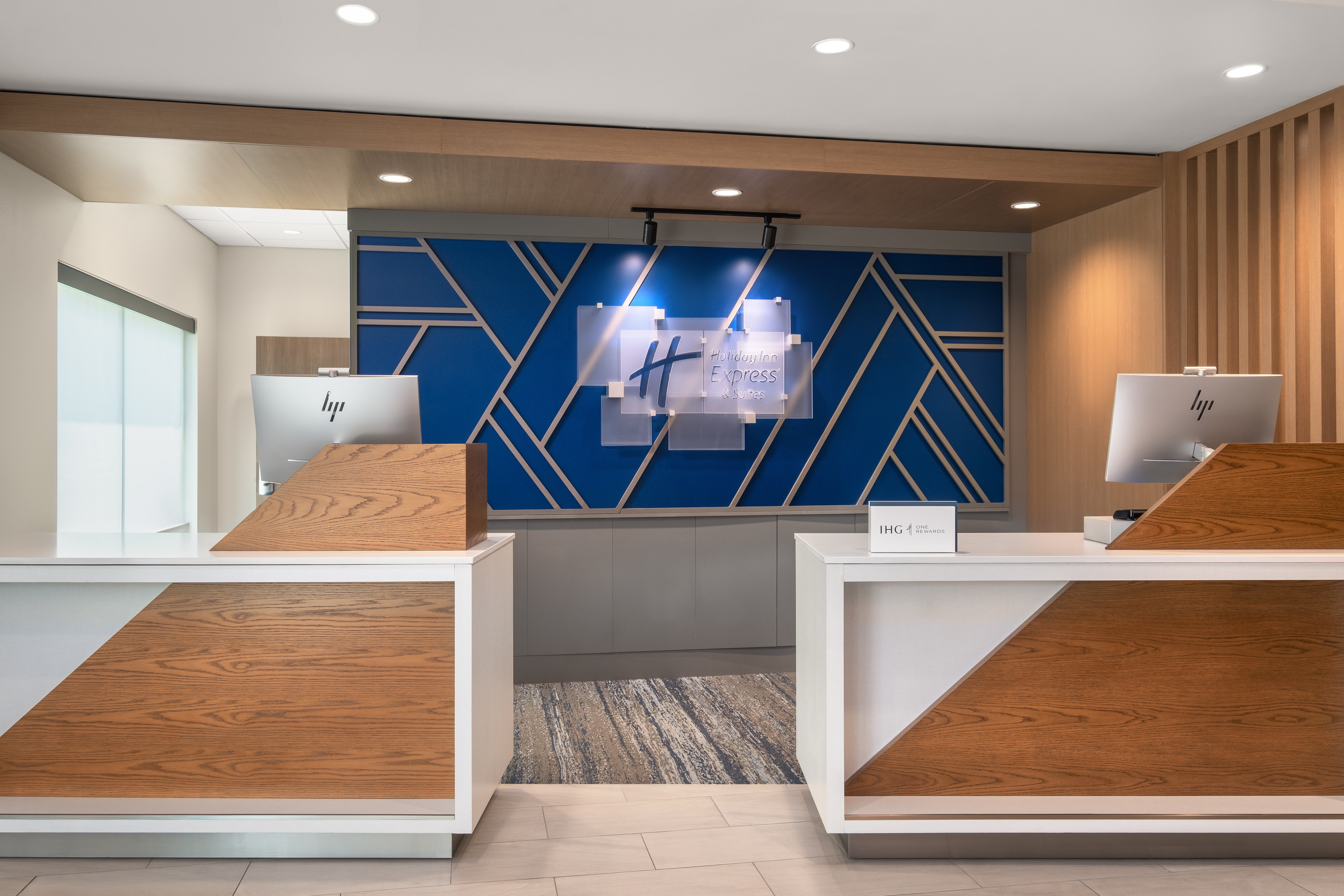 Holiday Inn Express & Suites BUFORD - MALL OF GEORGIA 8/50