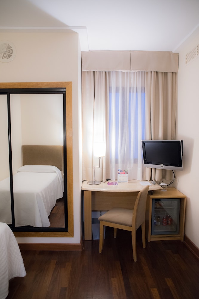 Hotel Inglaterra 12/33