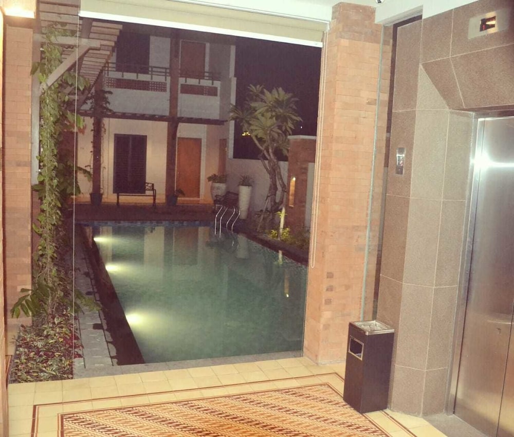 Hotel Parangraja 36/61