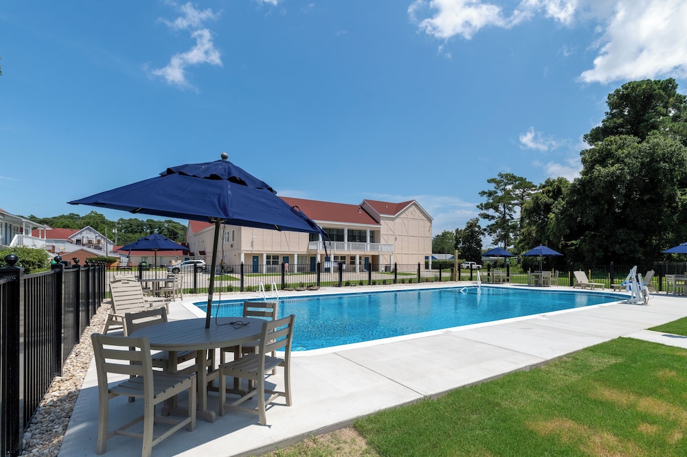 Hotel Manteo, Trademark Collection by Wyndham 48/51