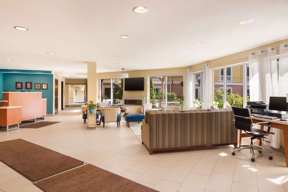 Best Western Plus Traverse City 5/39