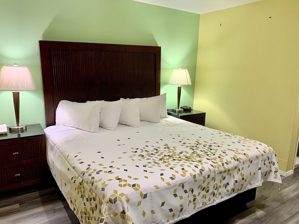 Travelers Inn Medford 19/58