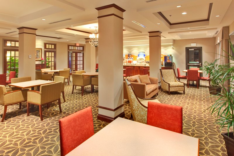 Holiday Inn Express Hotel And Suites Brockville 53/78