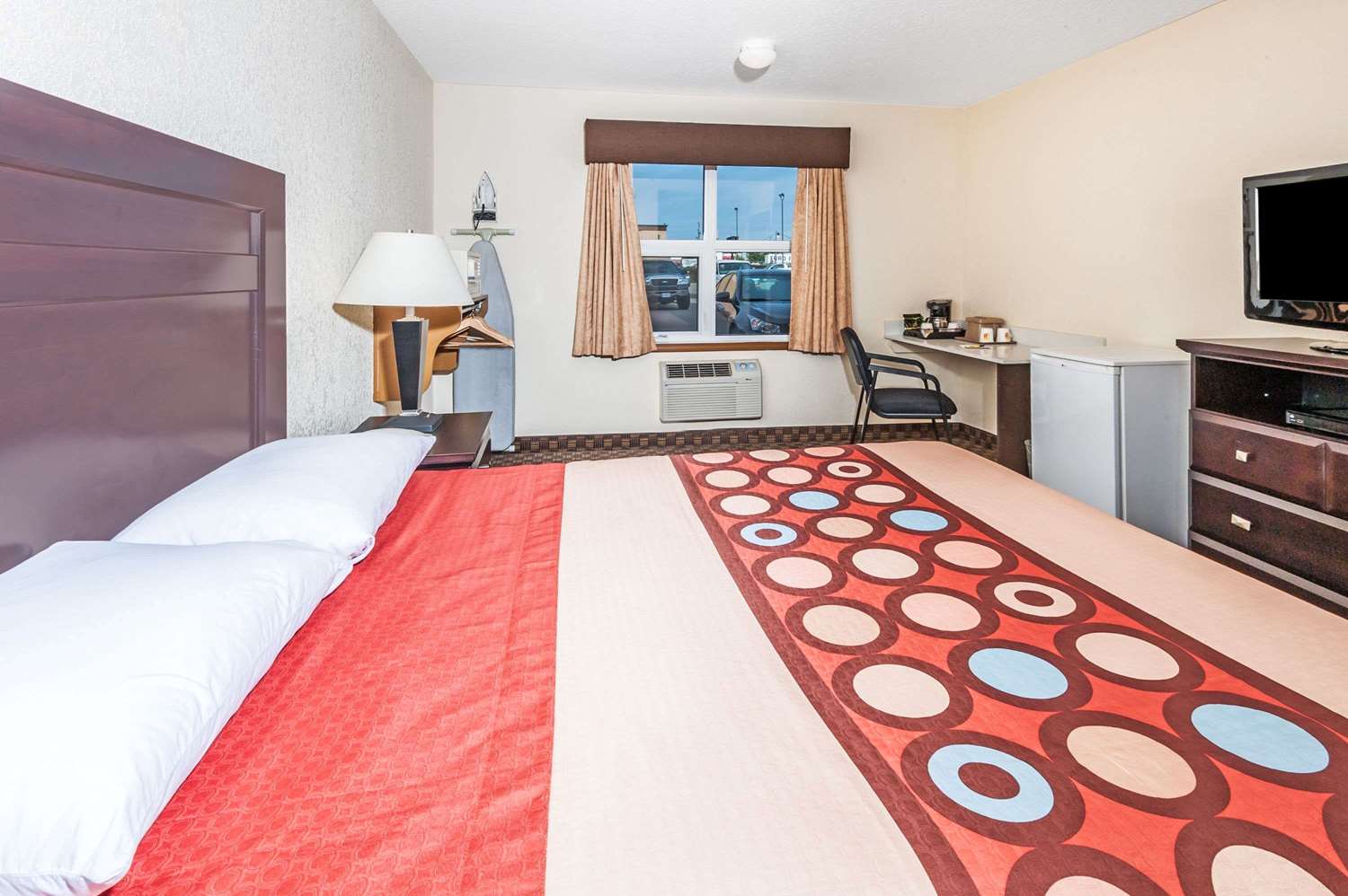 Super 8 by Wyndham Calgary Airport 5/24