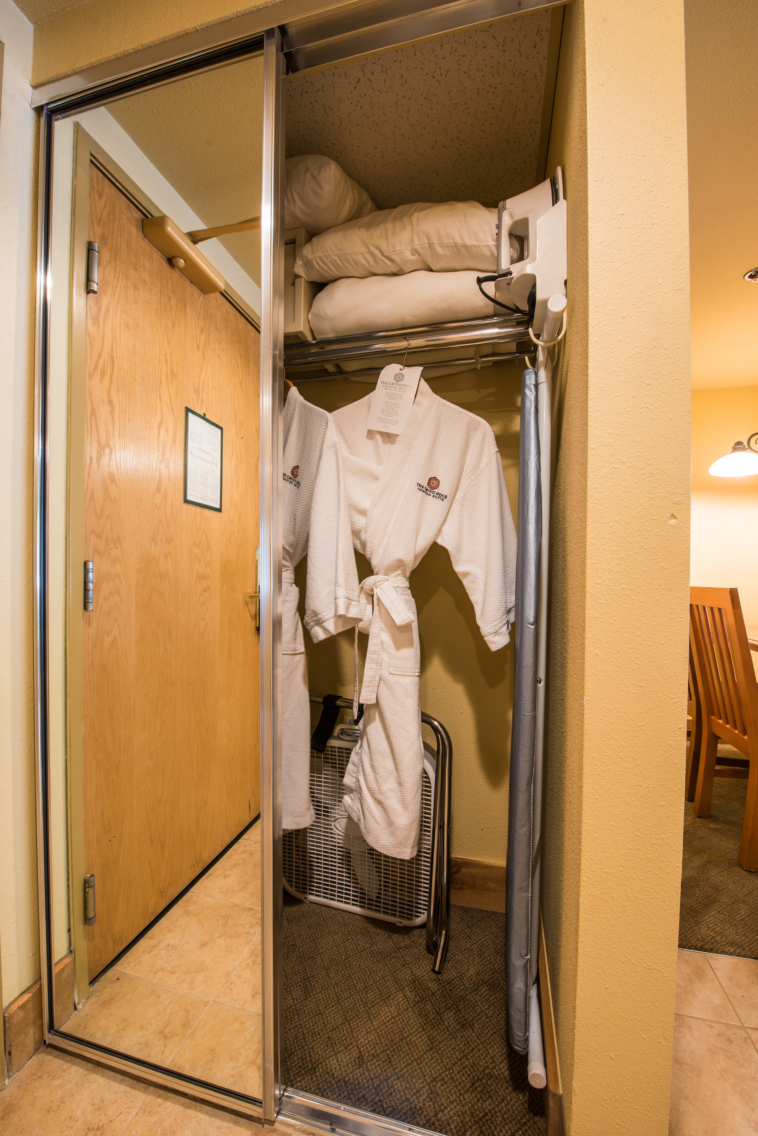 Grand Lodge Crested Butte 33/33