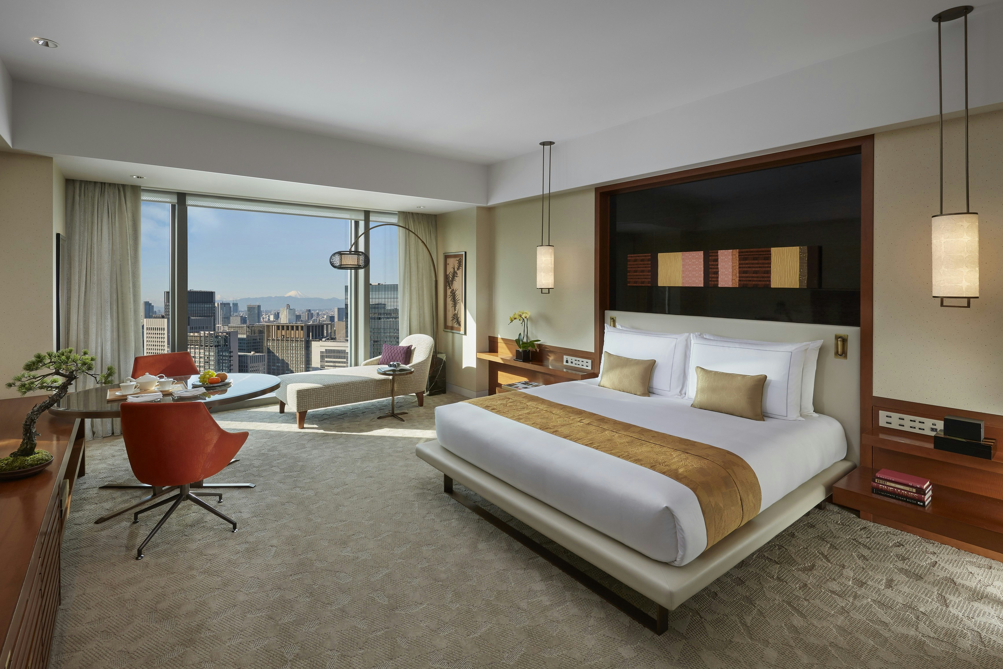 PREMIER, DELUXE, TWIN BEDS