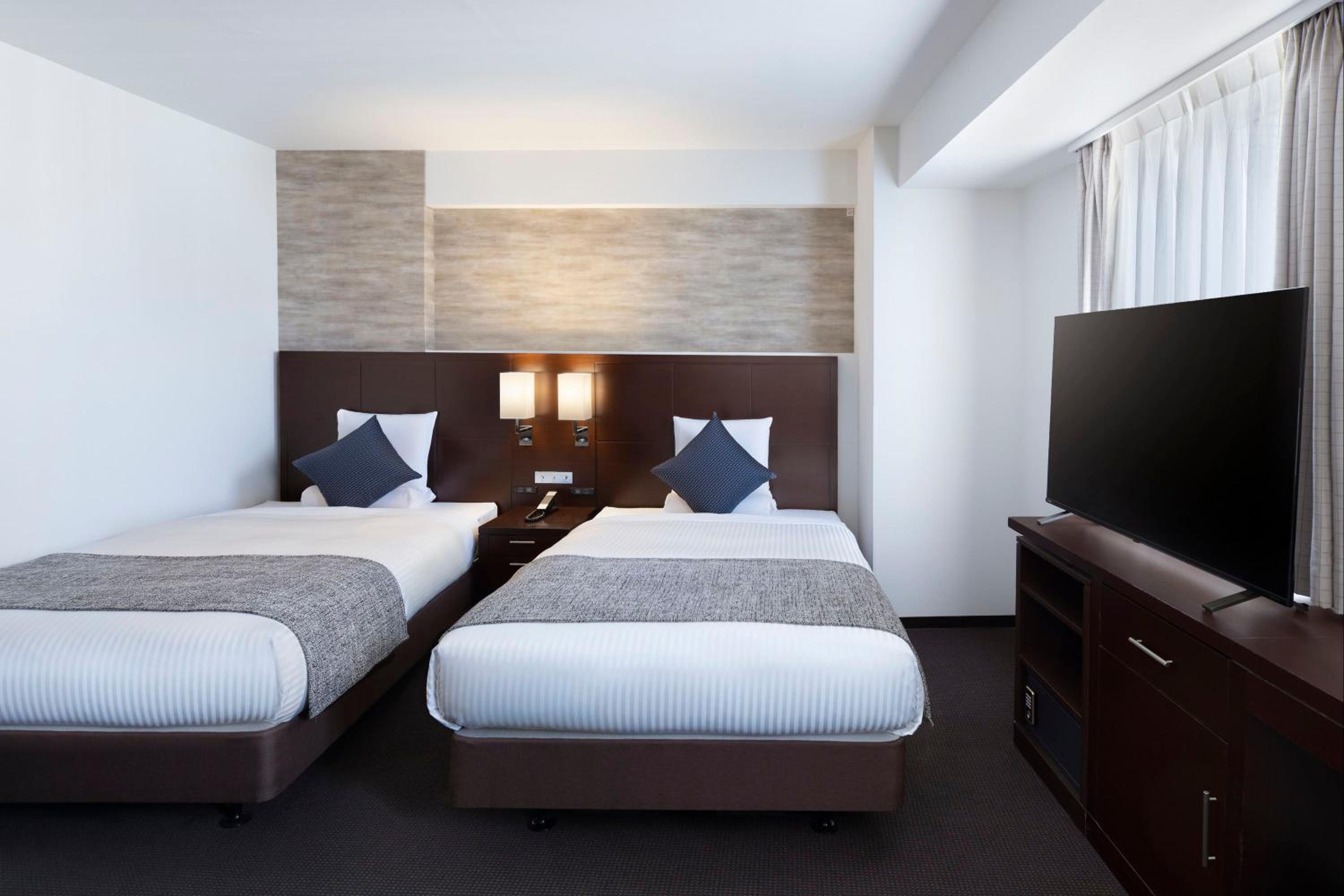 COMFORT, TWIN BEDS