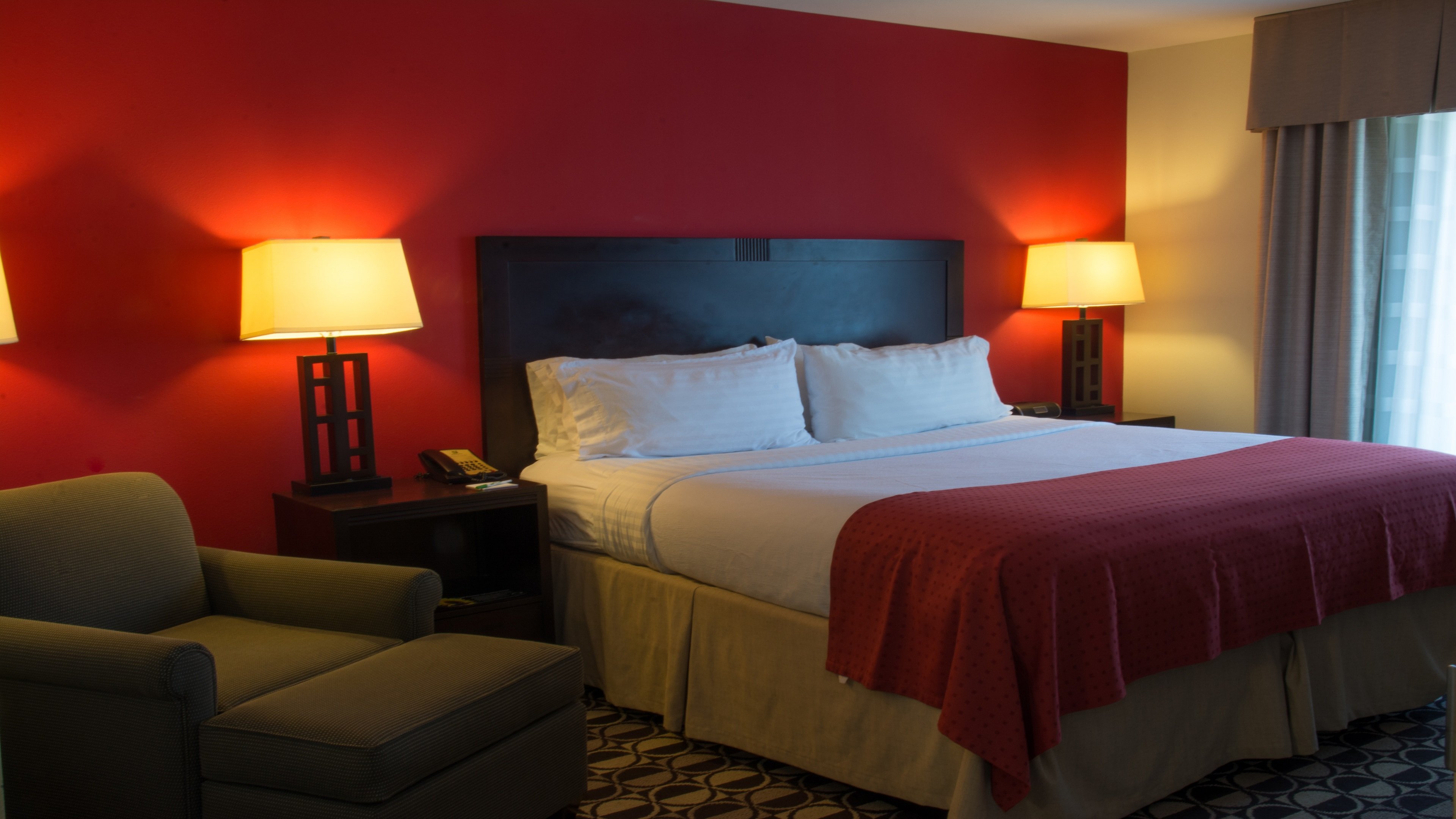Holiday Inn St. Louis Fairview Heights 38/72