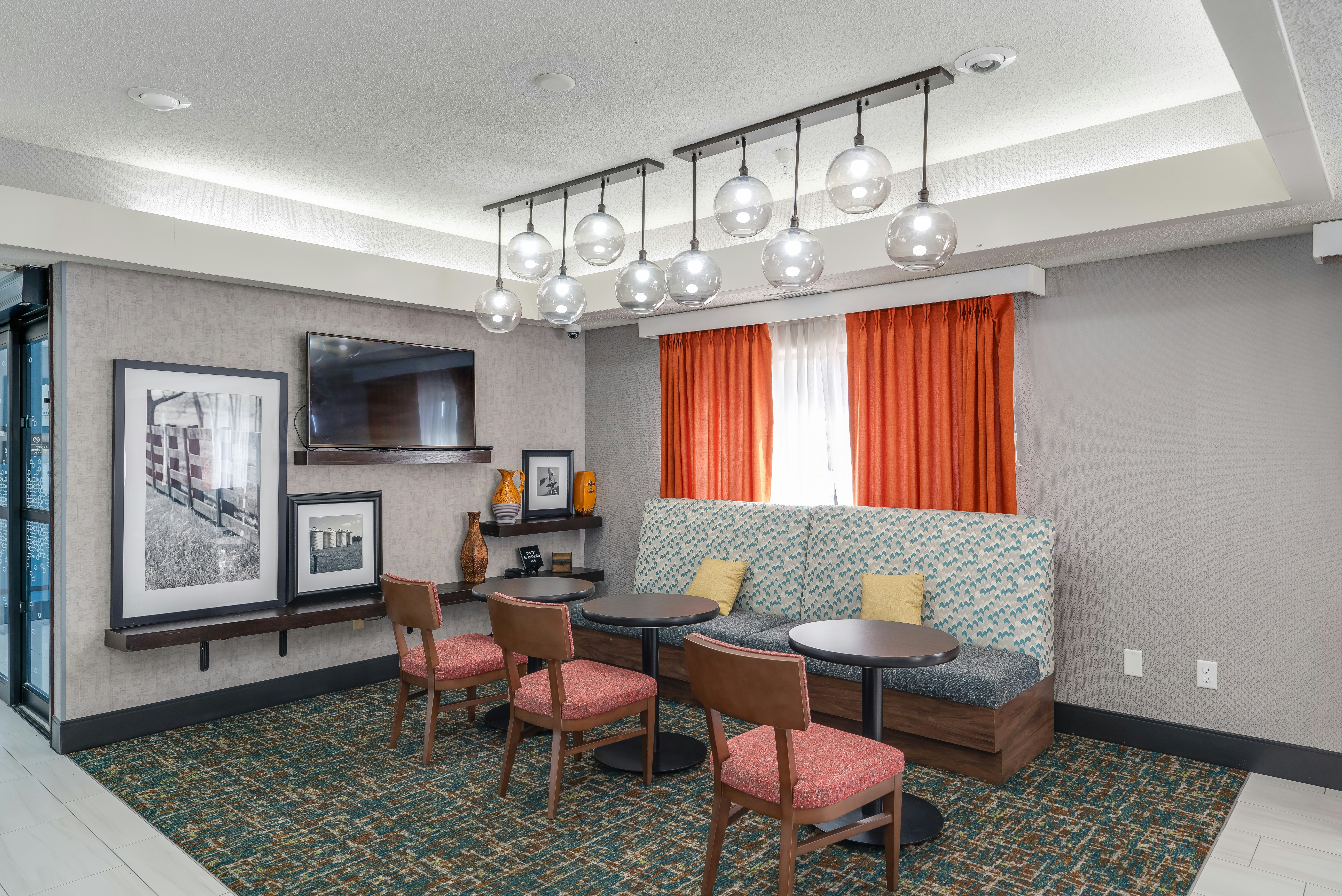 Hampton Inn Bloomington West 29/45