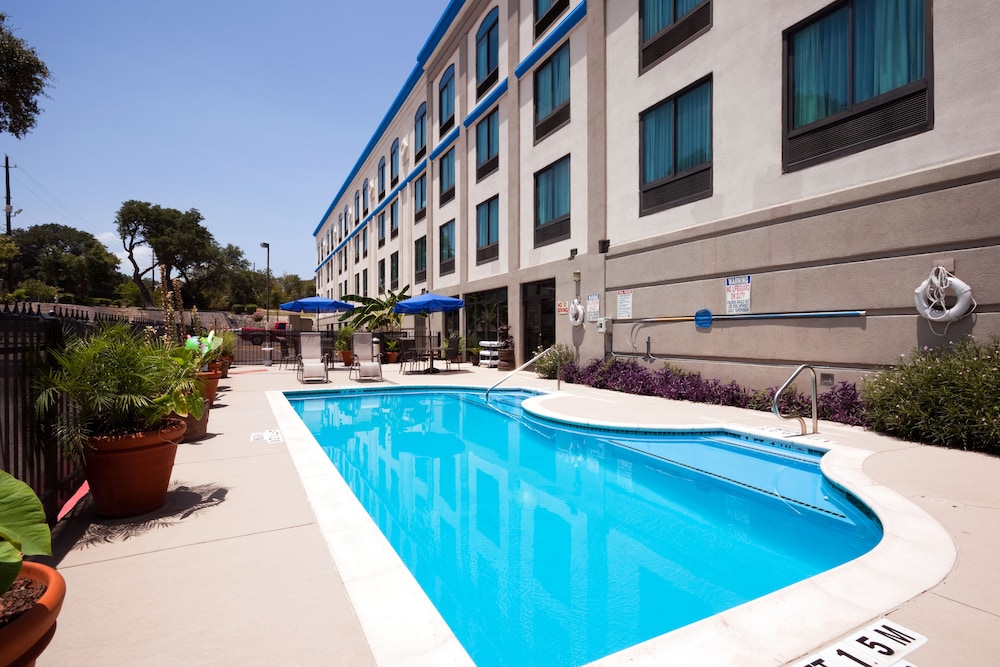 Holiday Inn Express Austin North Central 5/65