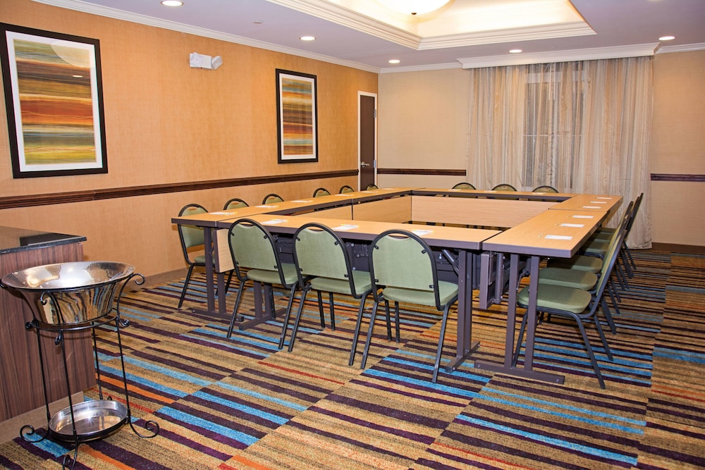 Fairfield Inn Suites Butler 42/50