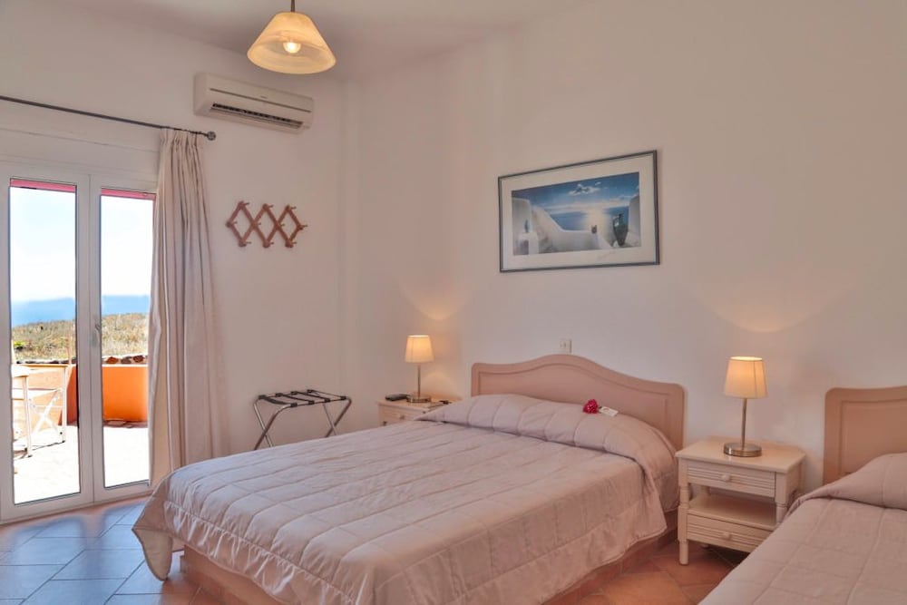 ROOM, TRIPLE, SEA VIEW