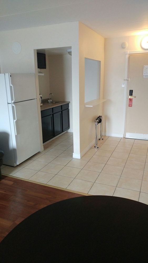 Super 8 by Wyndham Cambridge/Kitchener/Waterloo Area 9/33