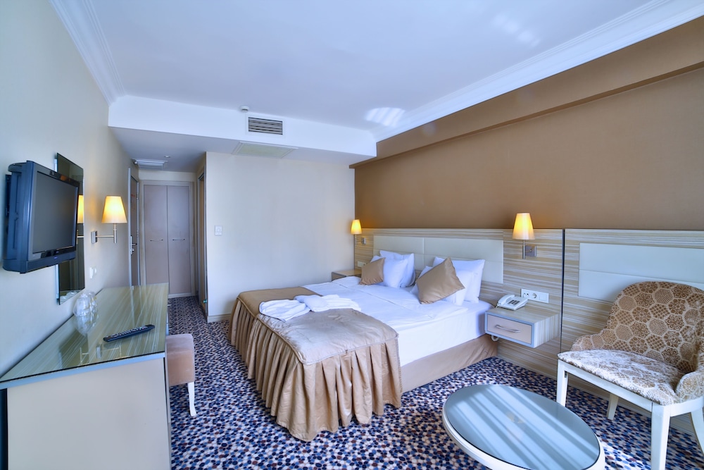Grand Emin Hotel 13/47