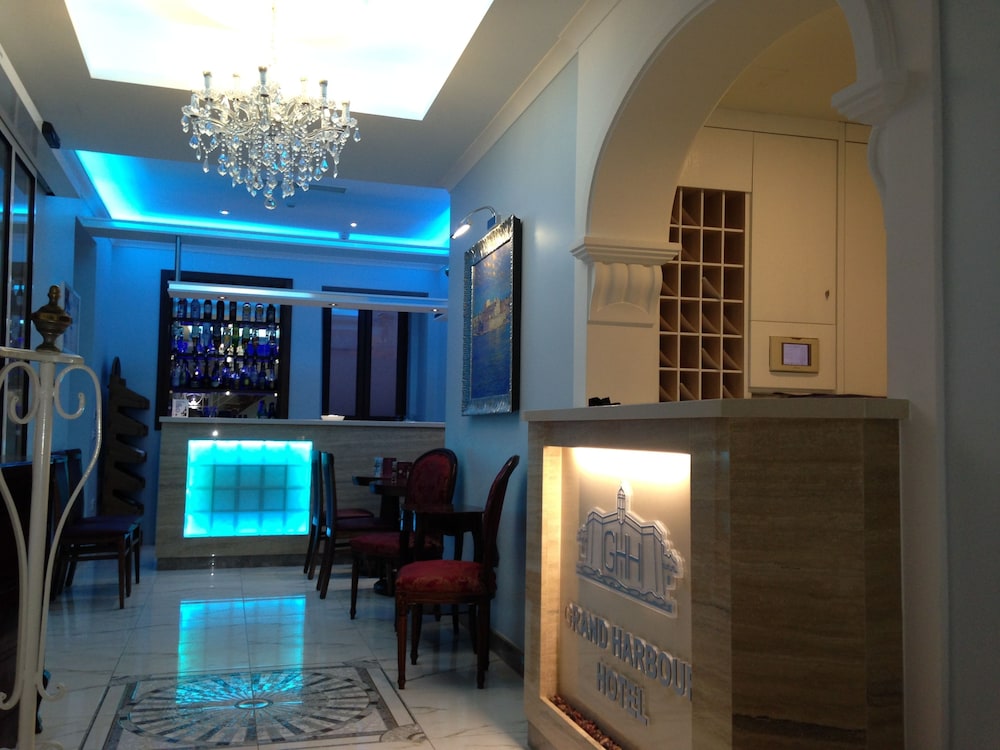 Grand Harbour Hotel 7/45