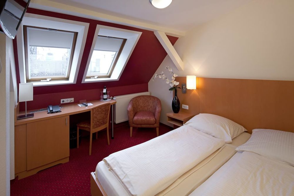 Air In Berlin Hotel 24/79