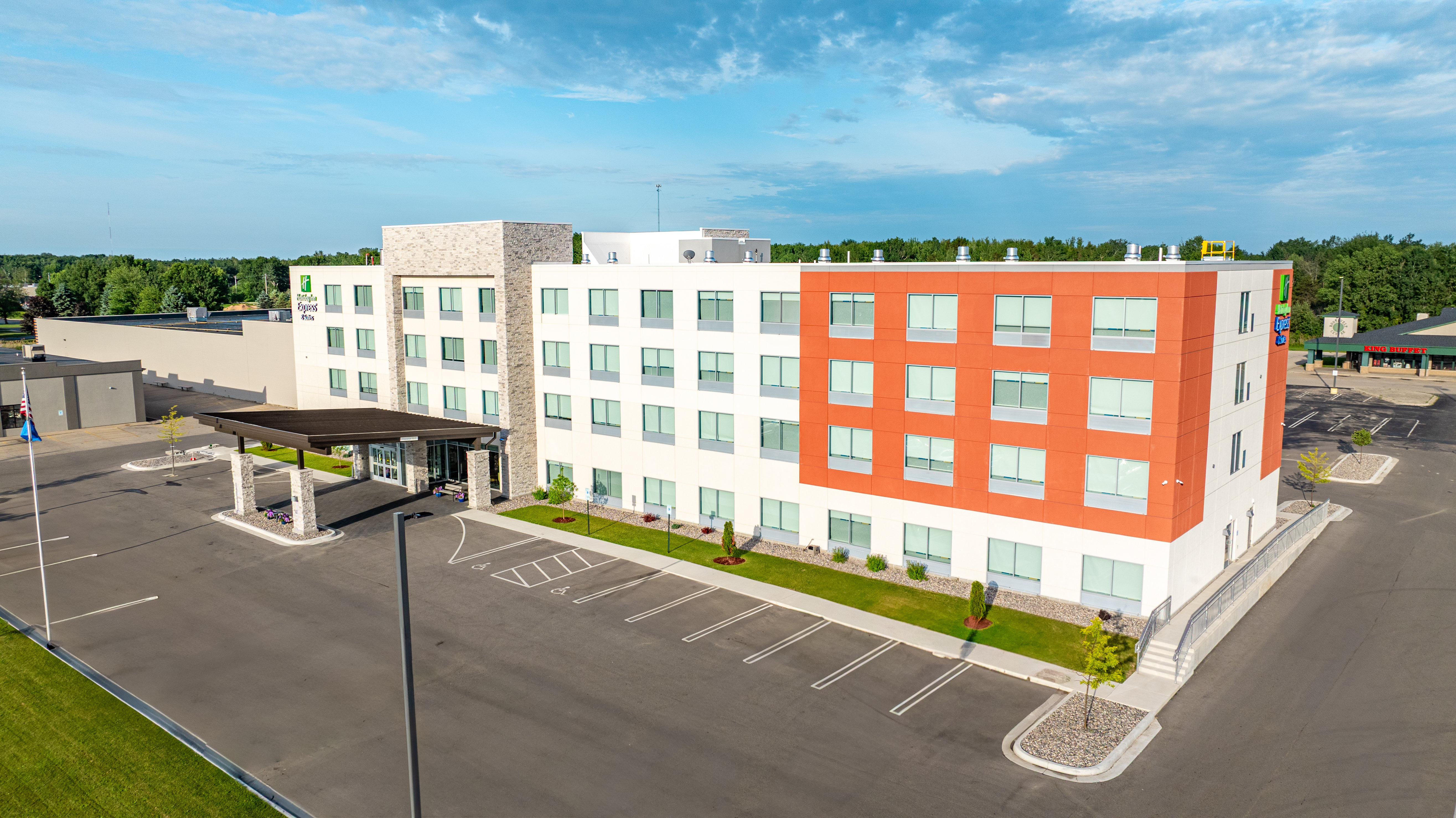 Holiday Inn Express & Suites MARINETTE 2/35