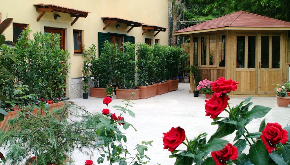 Il Roseto Resort 60/66