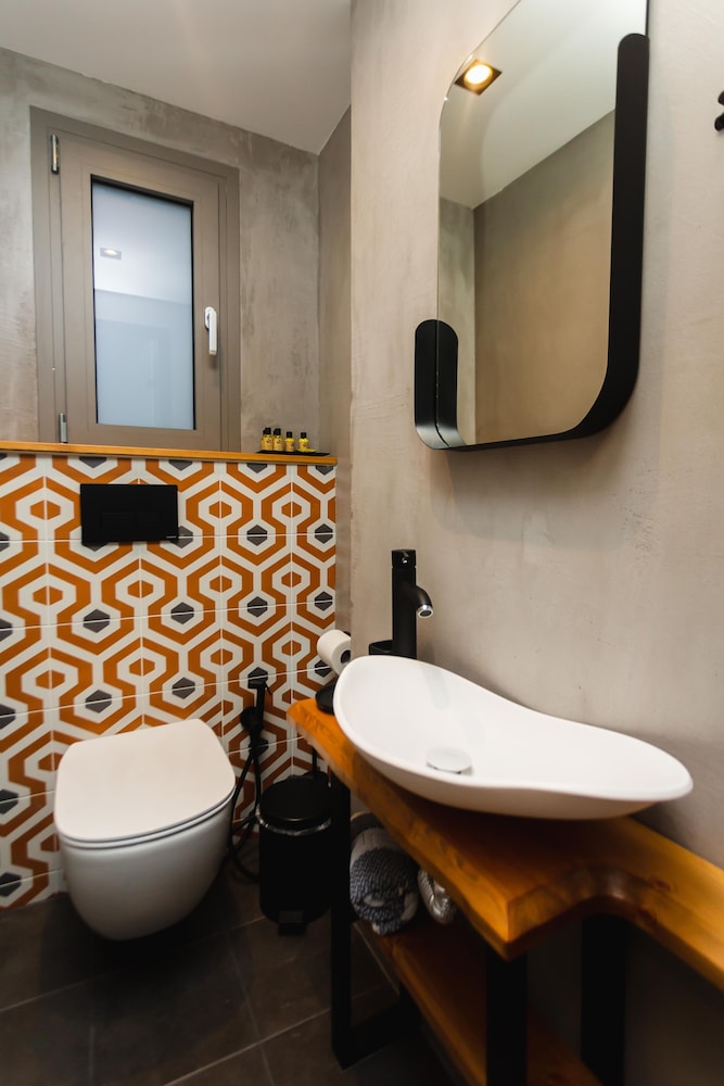 Amoessa Boutique Hotel 54/56