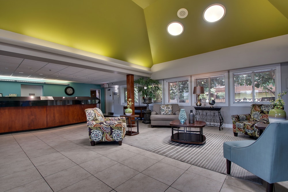 Greenfield Inn and Suites Elizabethtown KY I65 Exit 94 49/62