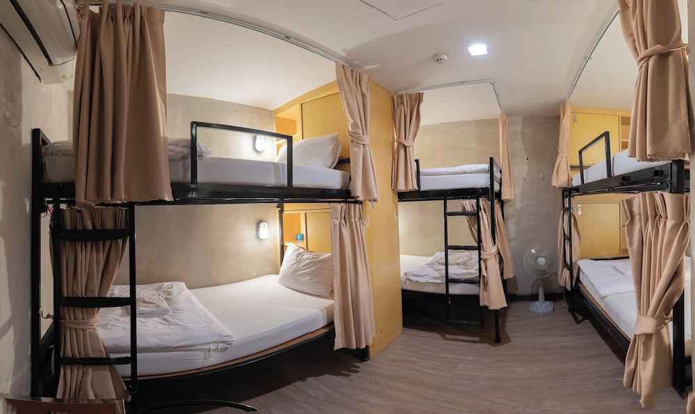 MIXED DORM, 6 BEDS