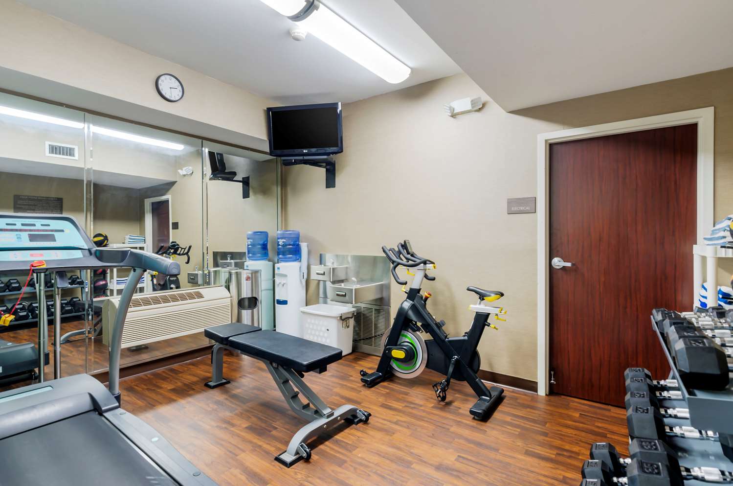Comfort Inn and Suites Hillsville I-77 5/12
