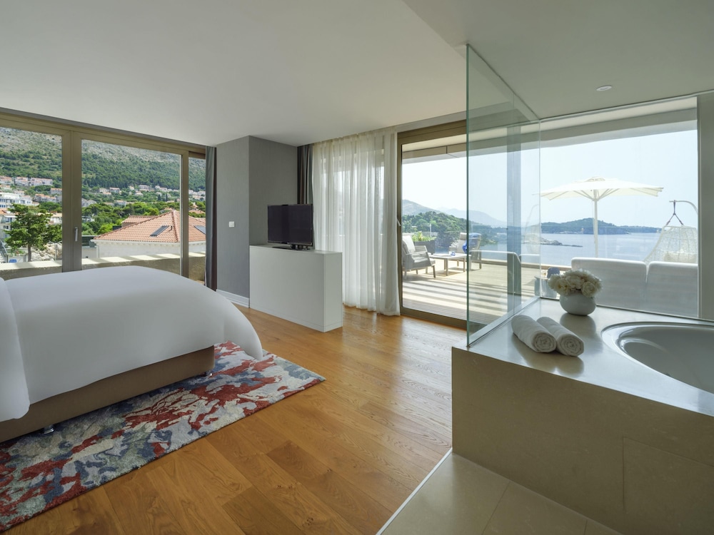 جناح تنفيذي بسرير كينج بإطلالة على البحر بشرفة، Rixos Premium Dubrovnik 7/10
