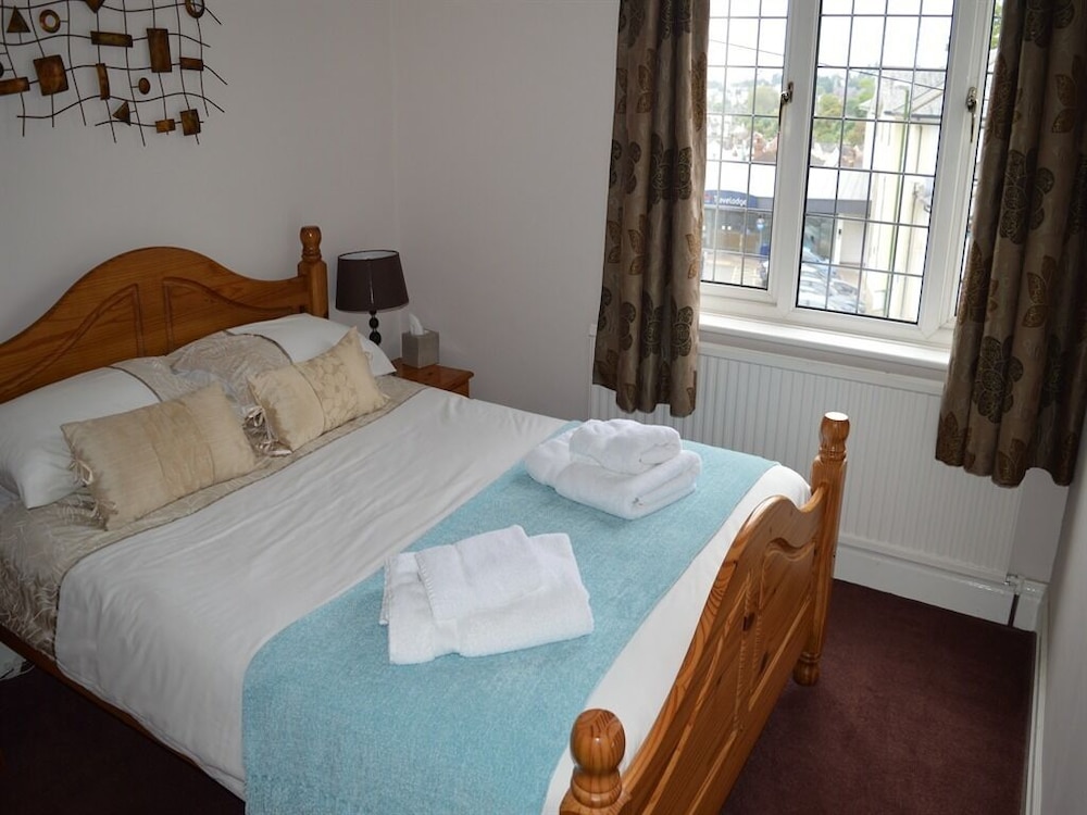 Burleigh House - Guest house 24/60
