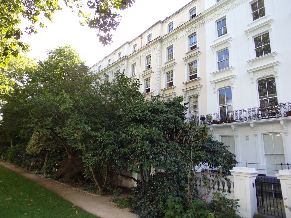 Wedgewood Hotel 60/66