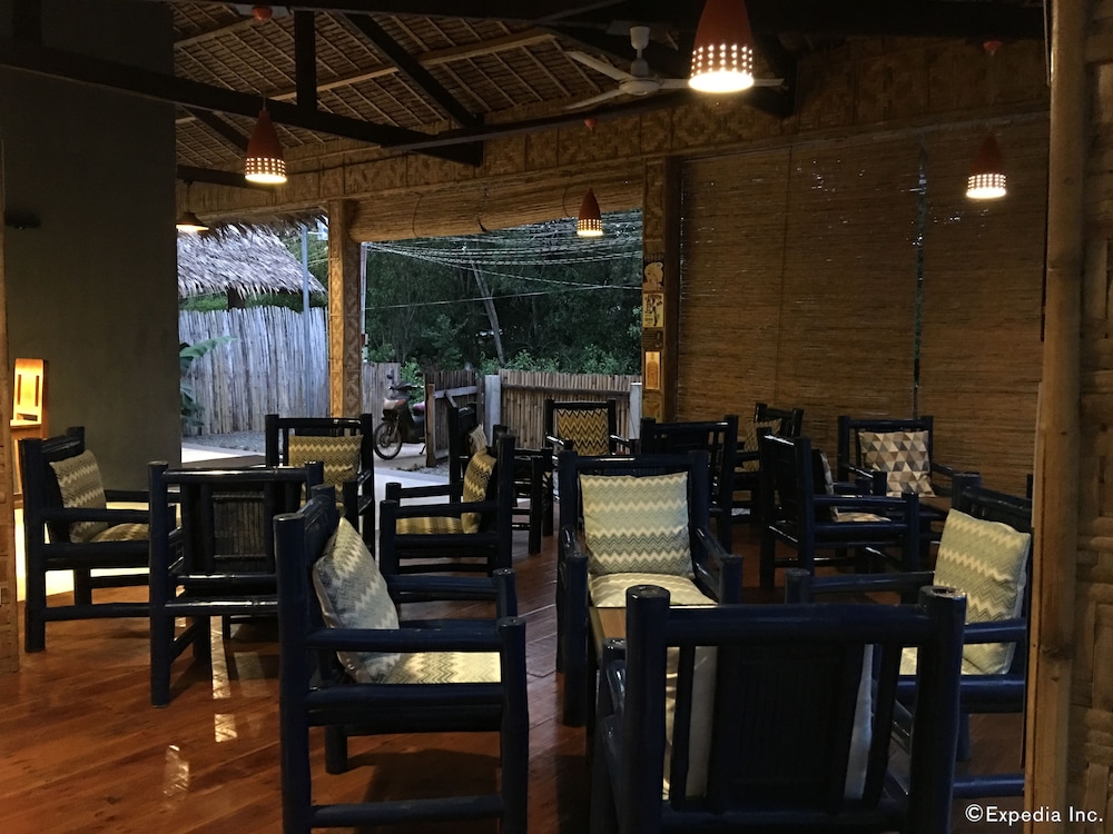 Alona Pawikan Resort 38/58
