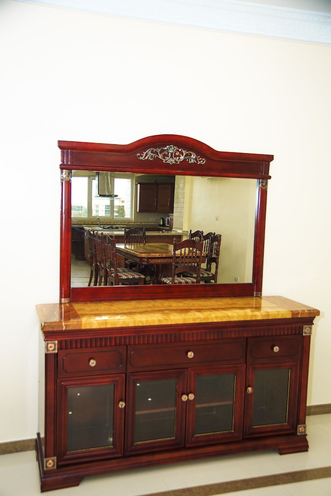 Luxury 2-Bdrm Apartment In Oysterbay 8/50