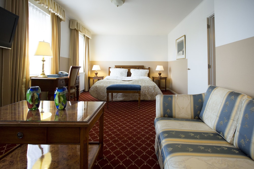 Milling Hotel Plaza 36/56