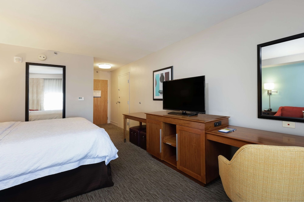 Hampton Inn And Suites Austin Airport 12/40