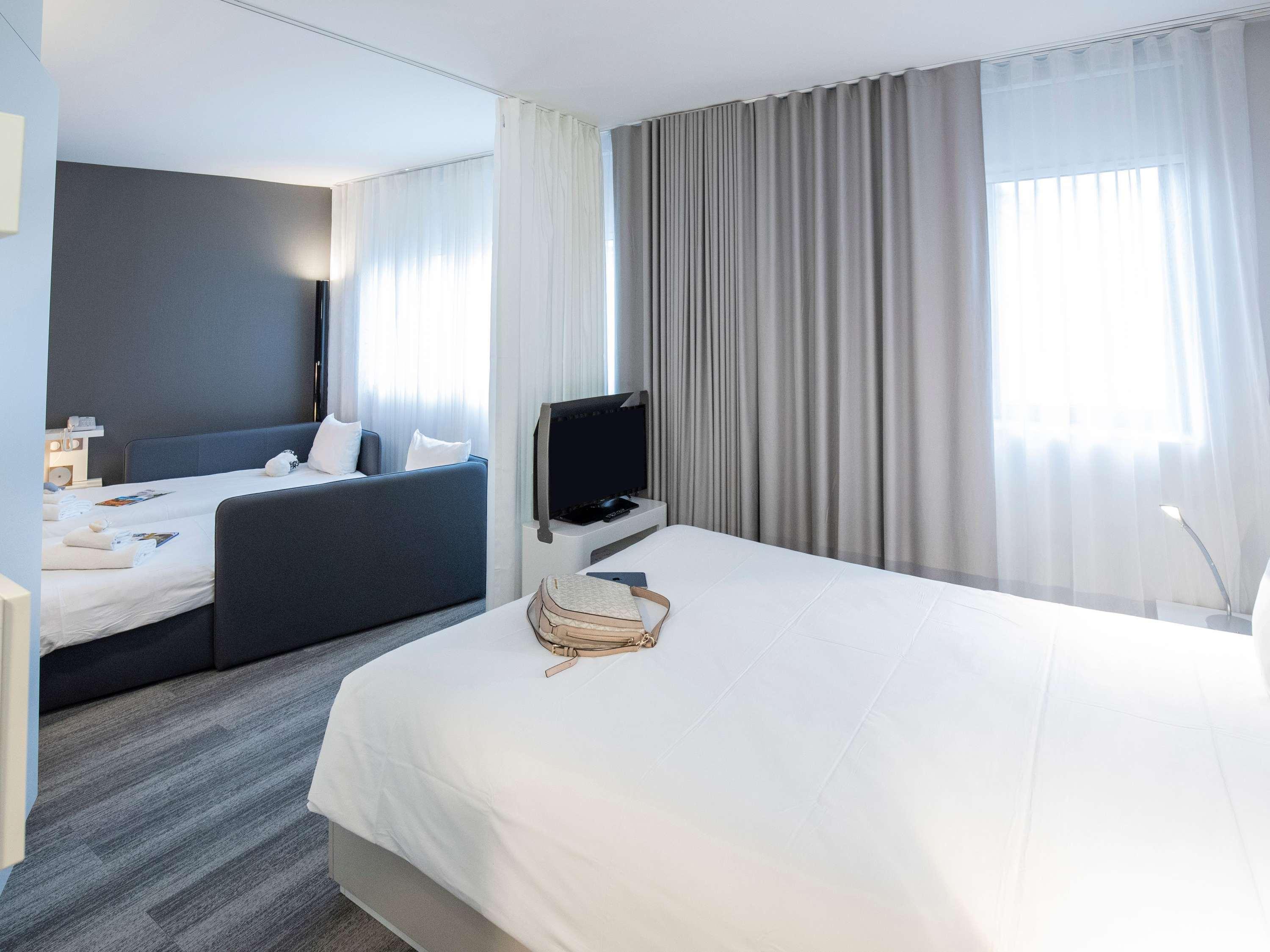 SUPERIOR, SUITE, DOUBLE AND TWIN BEDS