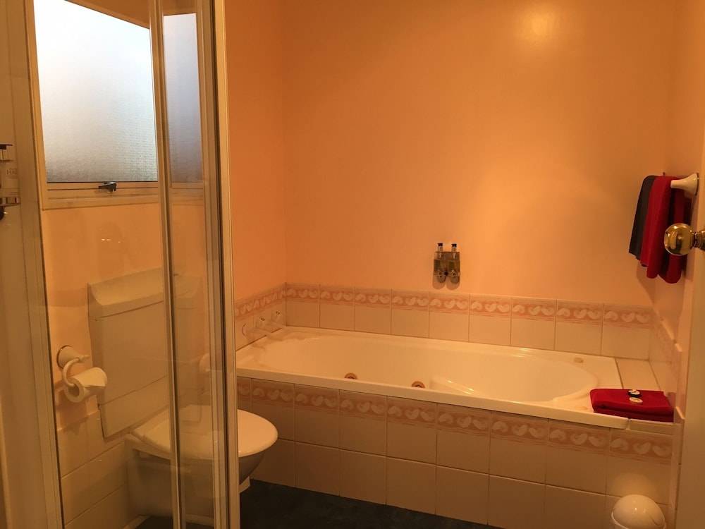 Parklands Motor Lodge 62/65