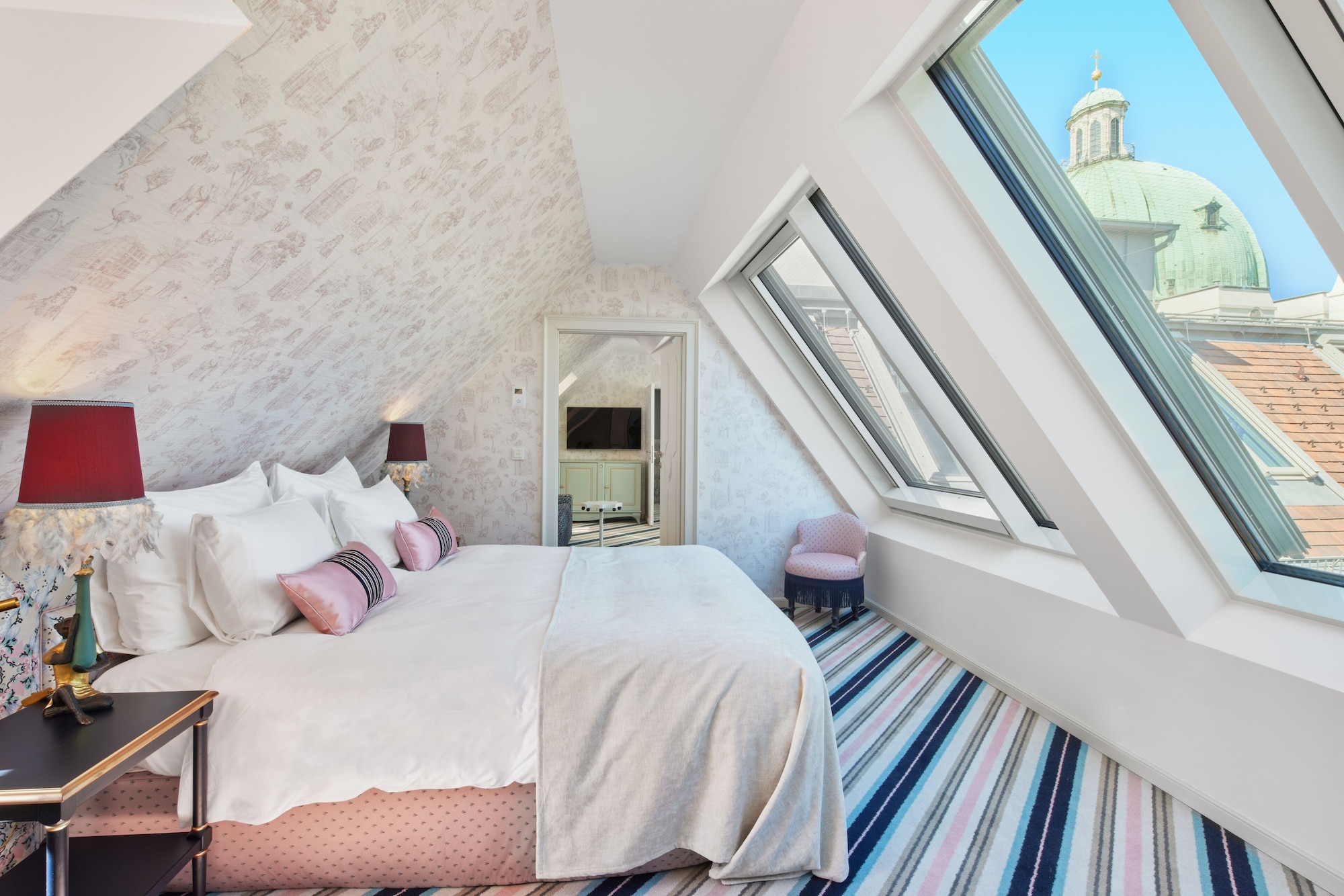 Majesty, Suite, King Bed