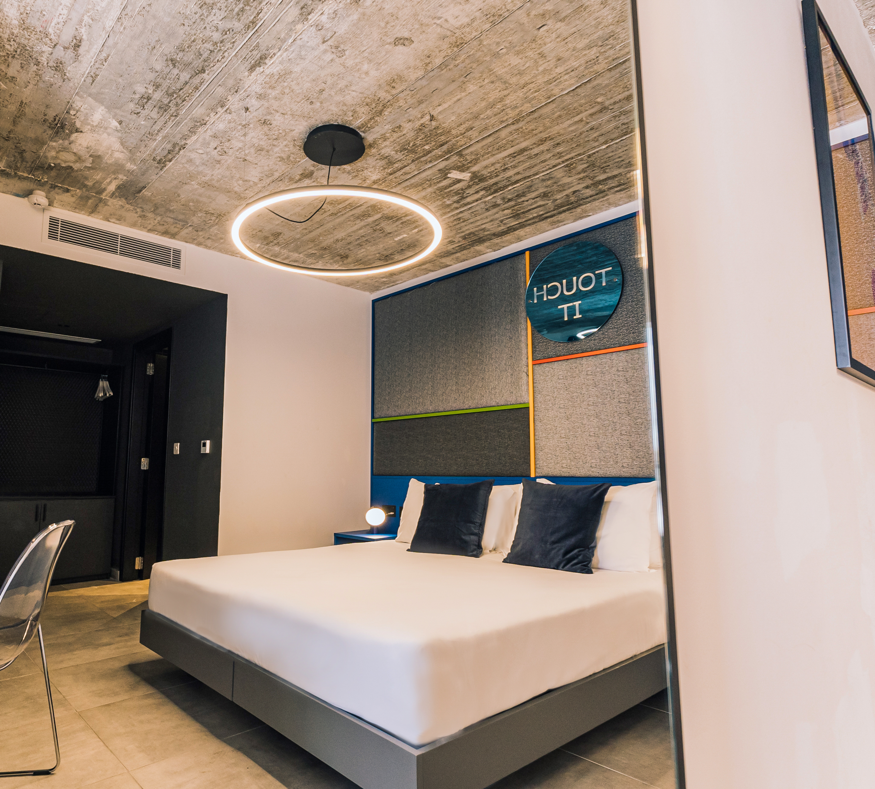 Room at IKYK HOTEL, ST JULIANS