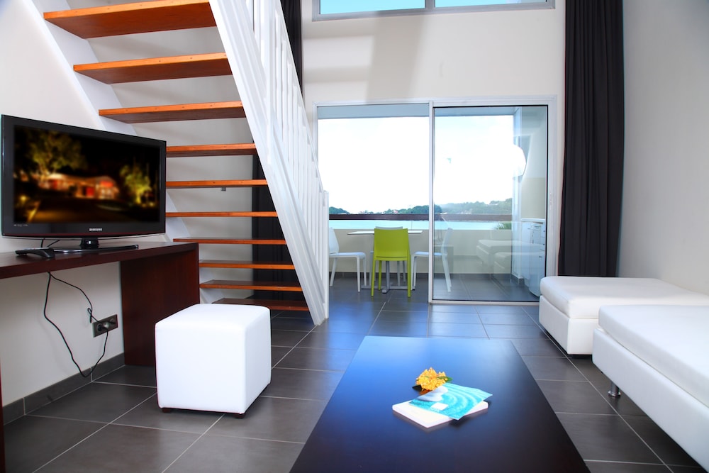 Mahogany Hotel Residence & Spa 35/67