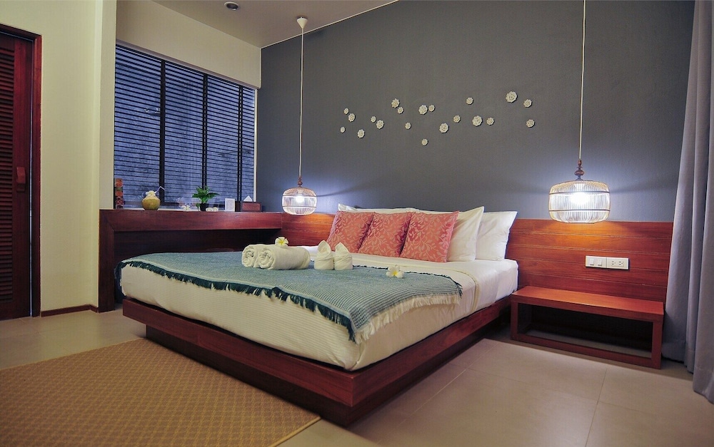 STANDARD, KING BED, NO WINDOW