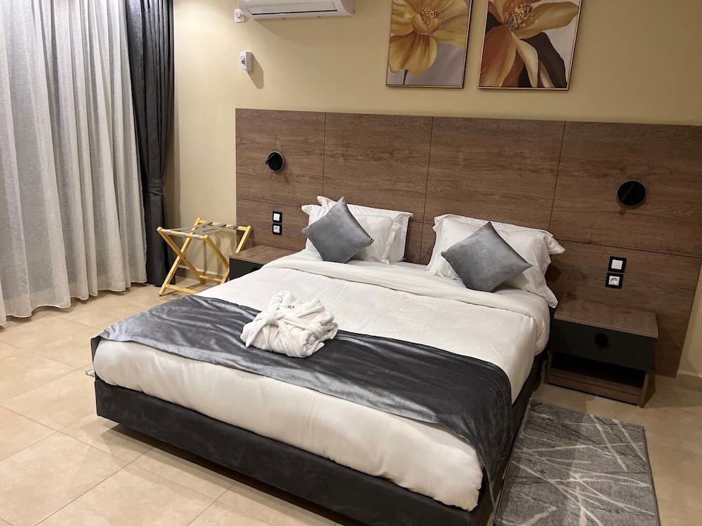 Kingdom Luxury Cheraga 10/42