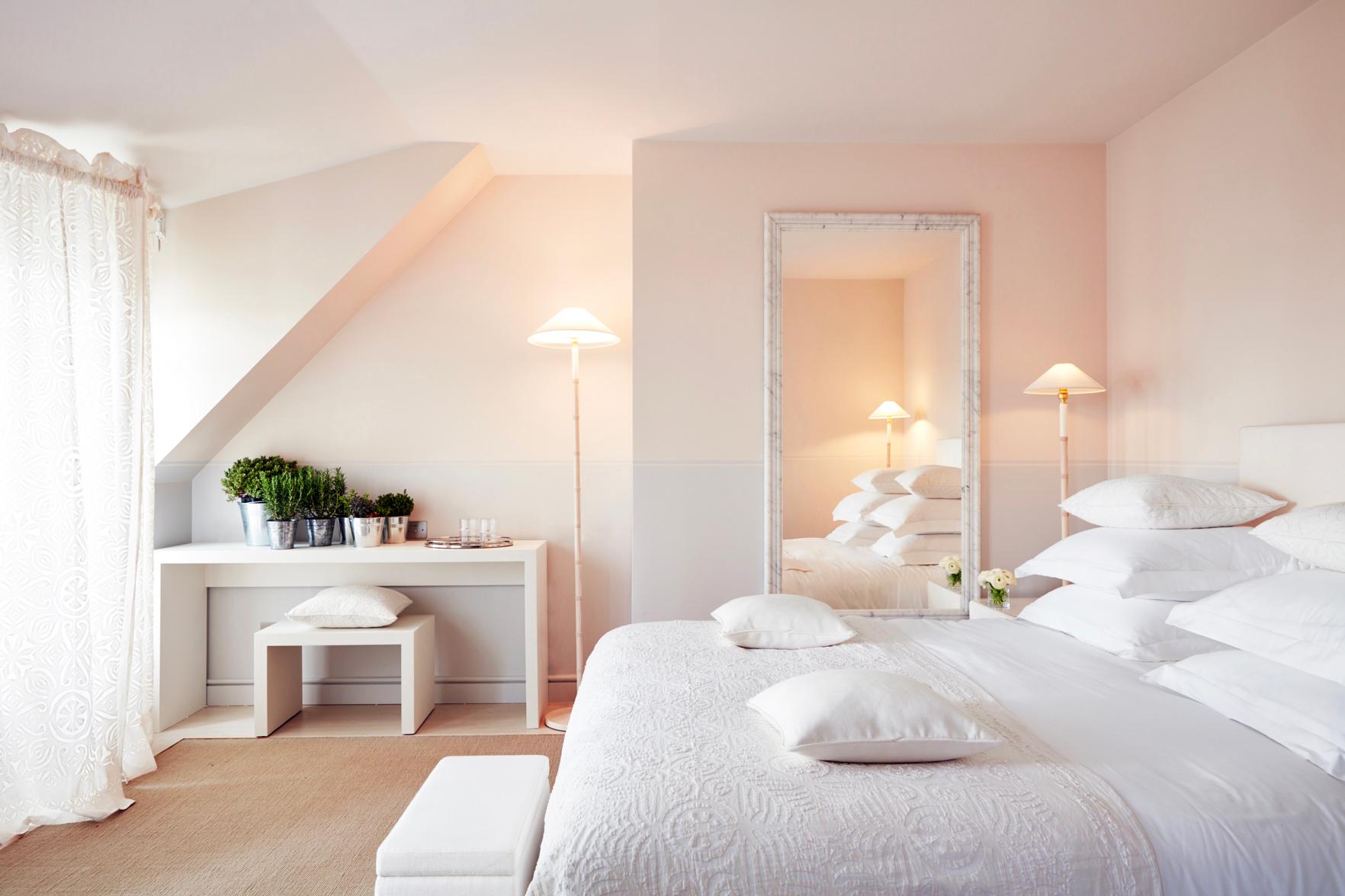 Suite, King Bed, Eiffel View, Sofa