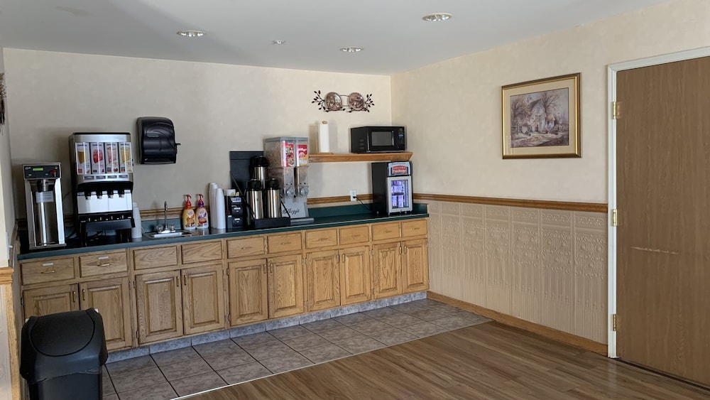 Fairbridge Inn & Suites Miles City 2/47