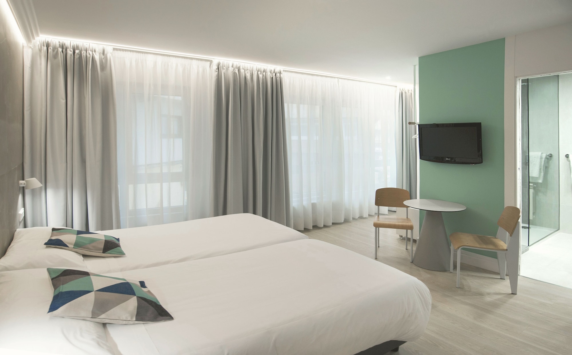 SUPERIOR, TWIN BEDS