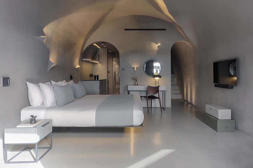Superior, Suite, Queen Bed, Sunset View, Plunge Pool