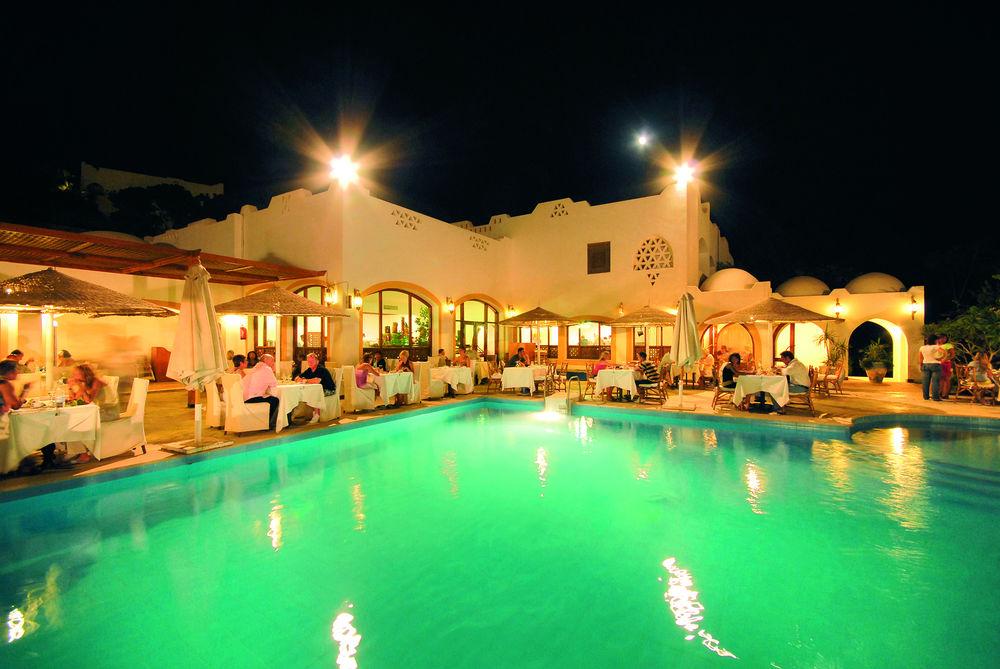 DOMINA KINGS LAKE HOTEL 32/34